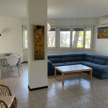 Claudia & Residence Vistamare Daire *