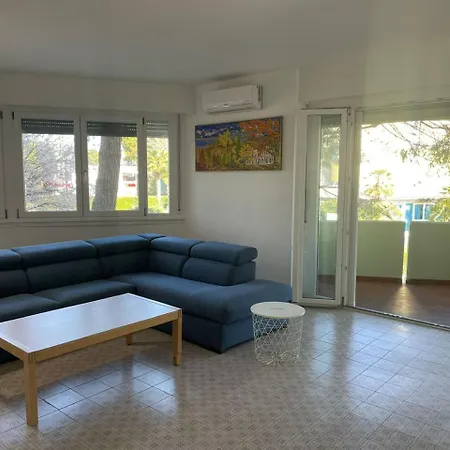 Daire Claudia & Residence Vistamare *