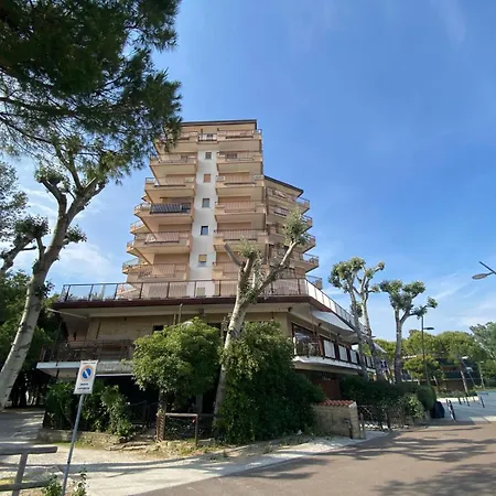 Apartment Claudia 3 *