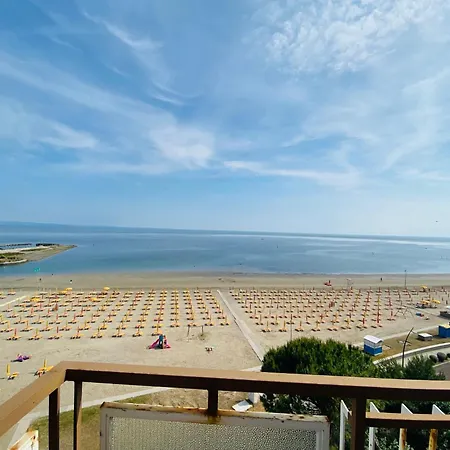 Claudia & Residence Vistamare Daire *