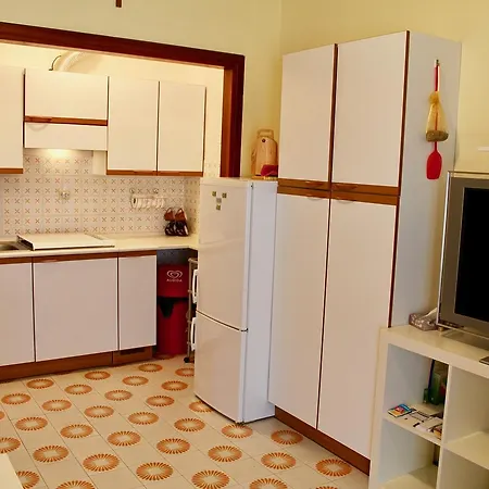 Claudia & Residence Vistamare Daire *